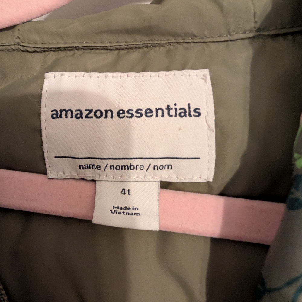 Amazon Essentials Kids Lightweight Hooded Packable Puffer Jacket With Hood - Picture 4 of 4